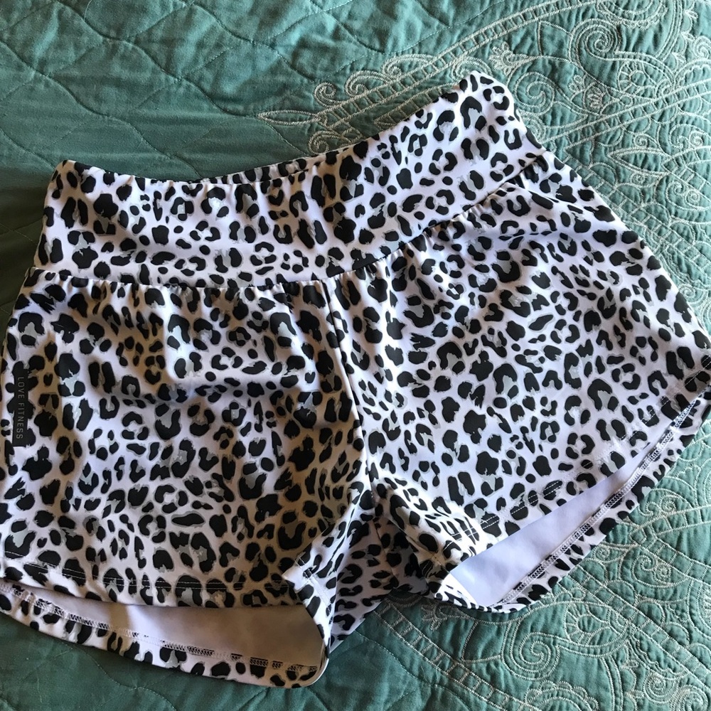 LoveFitness Apparel LFA Leopard runners White M
